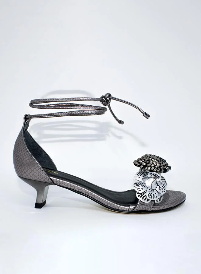 فايور صنادل بكعب عالٍ برباط للكاحل